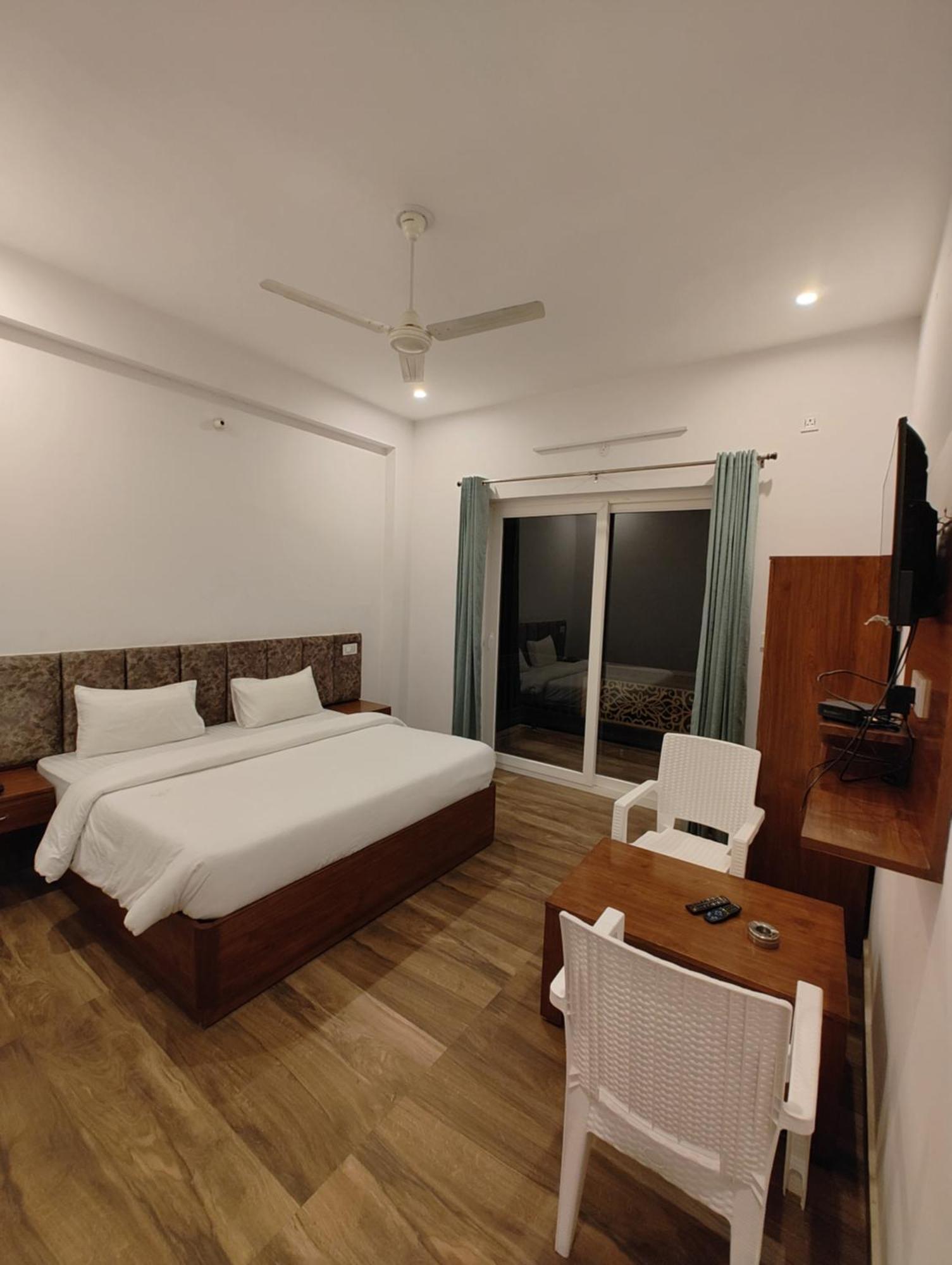 Hotel Anantam Residency Uttarkāshi Eksteriør billede